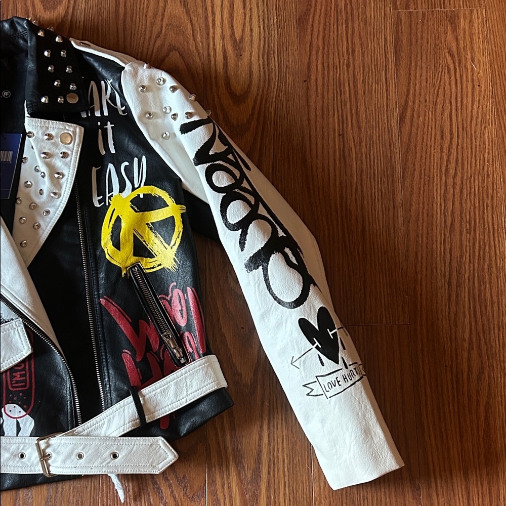 NWT RedFox Black White Graffiti Studded Moto Cropped Faux Leather Jacket Size S - Picture 6 of 14